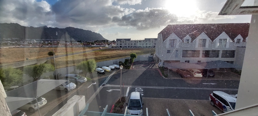 2 Bedroom Property for Sale in Gordons Bay Central Western Cape